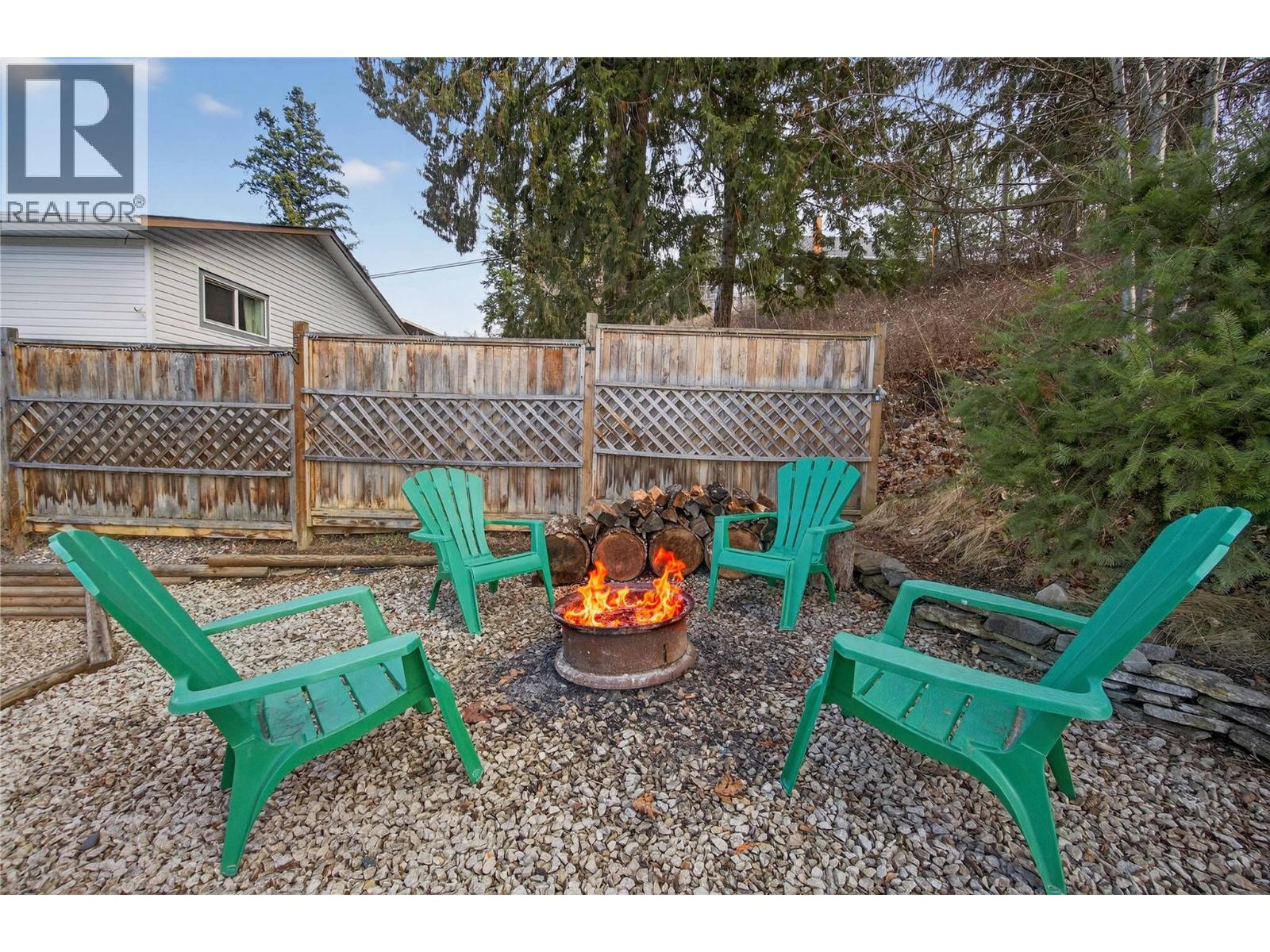 671 1 Avenue SE, Salmon Arm
