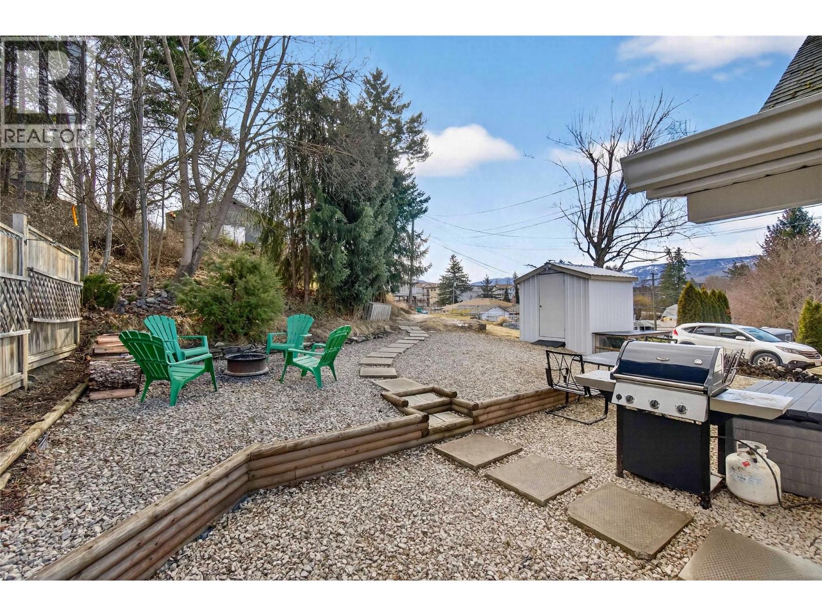 671 1 Avenue SE, Salmon Arm