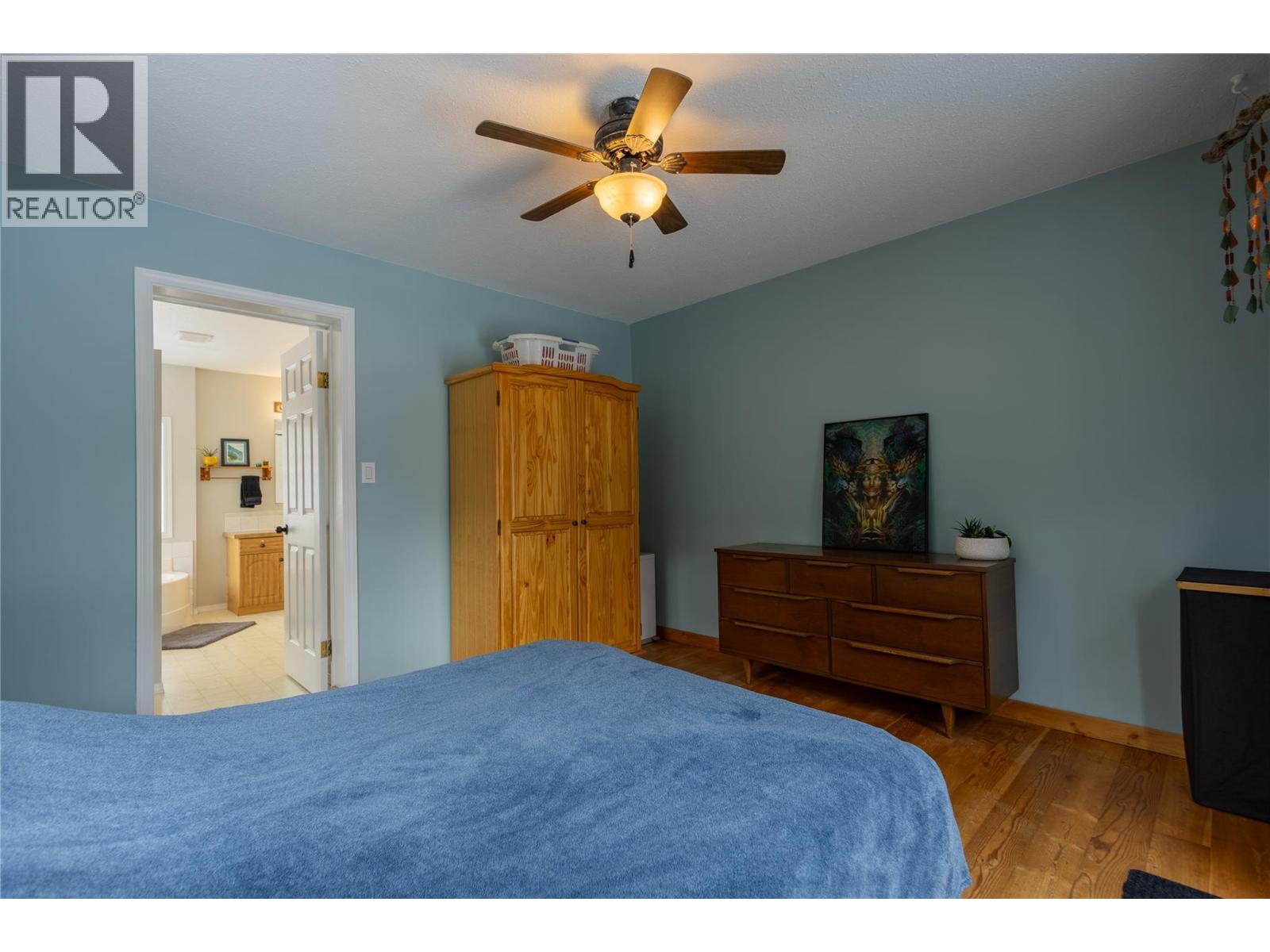 700 HEYLAND ROAD - 15