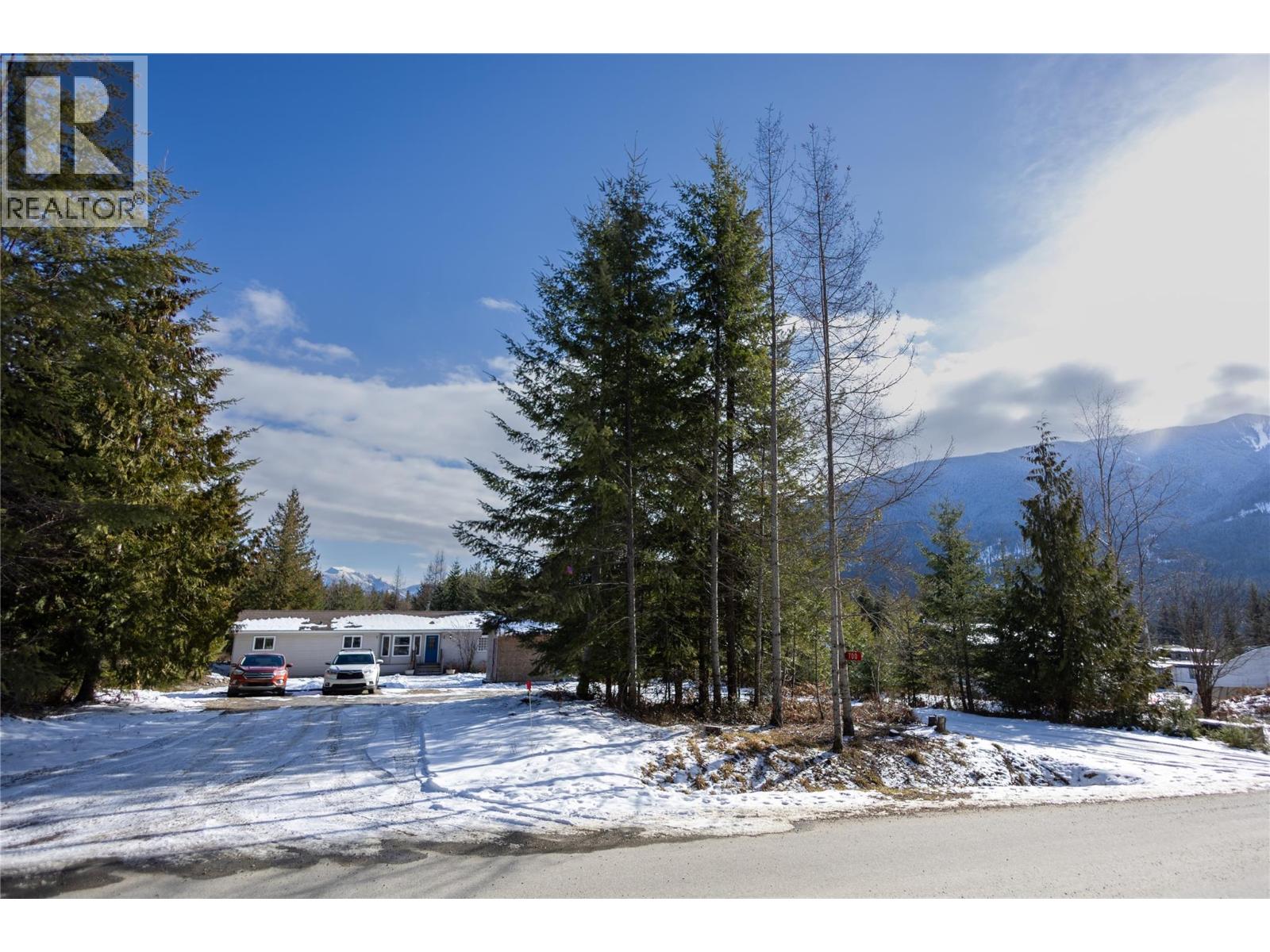 700 HEYLAND ROAD - 25