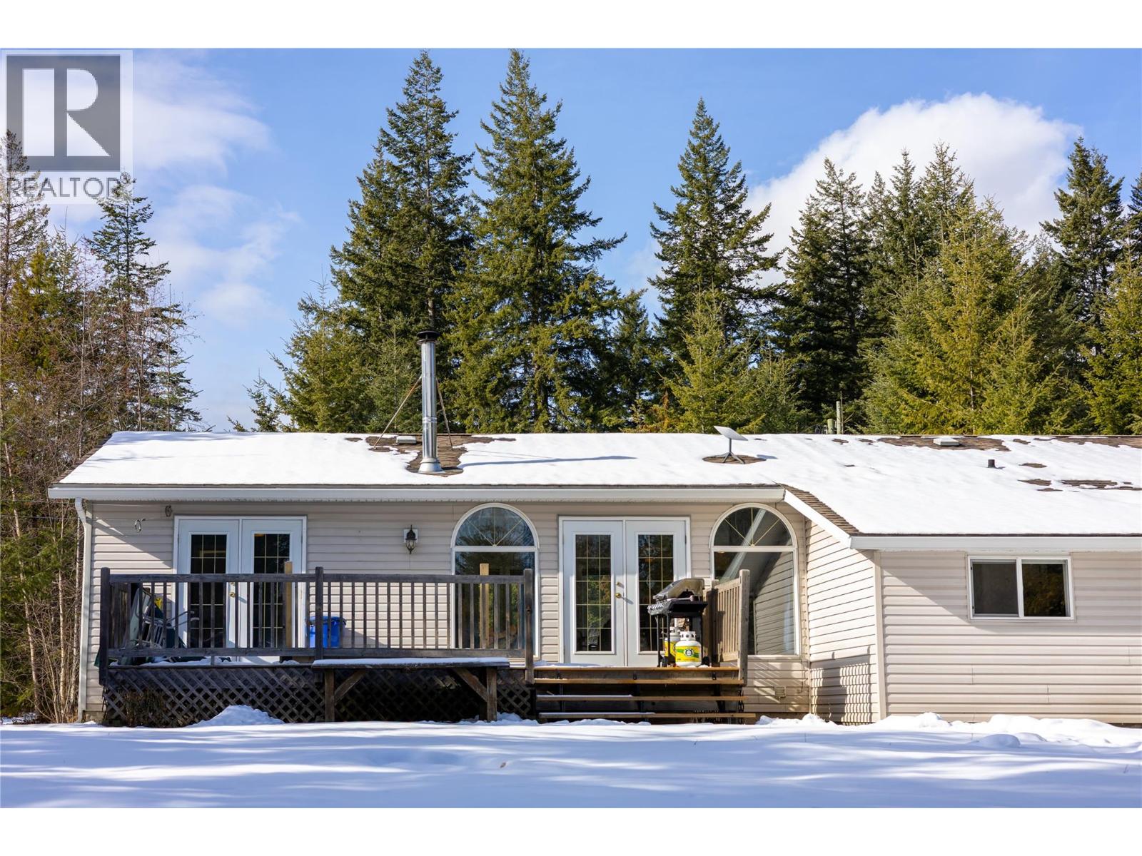 700 HEYLAND ROAD - 33