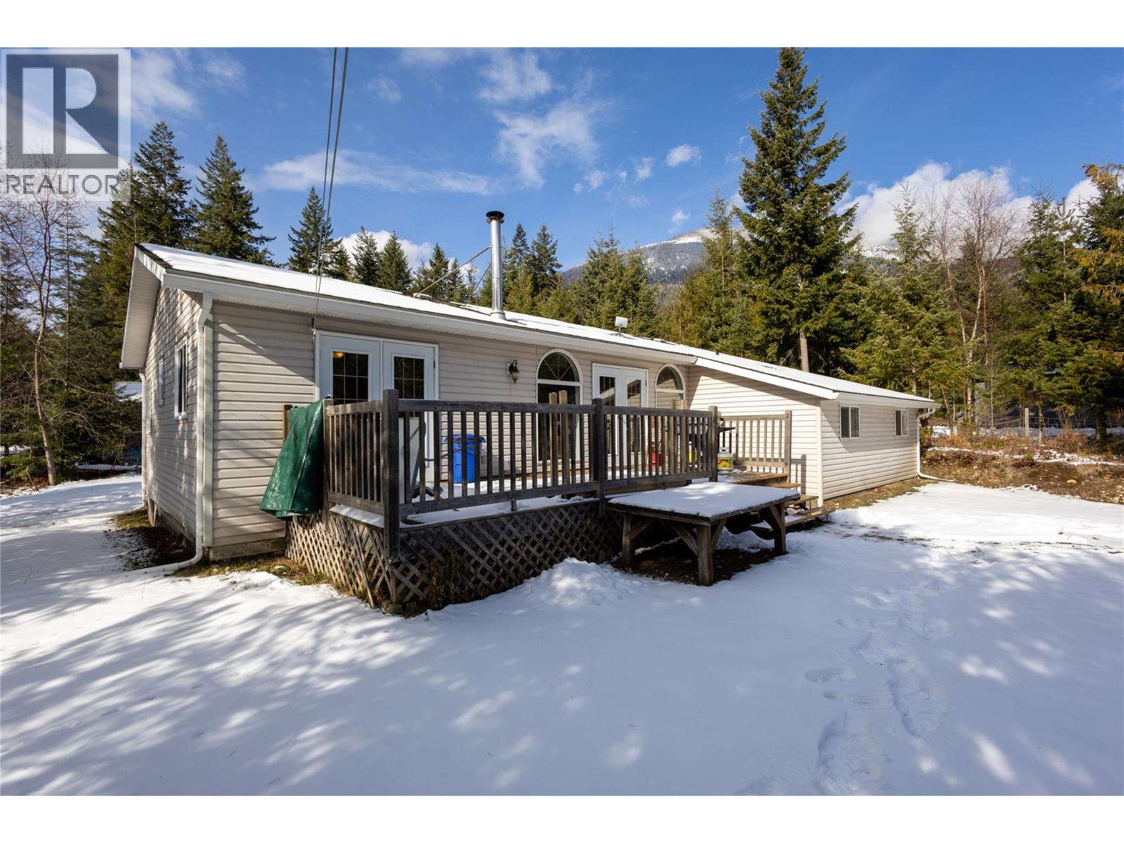 700 HEYLAND ROAD - 38