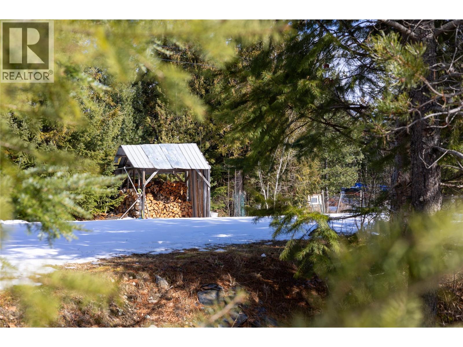 700 HEYLAND ROAD - 35