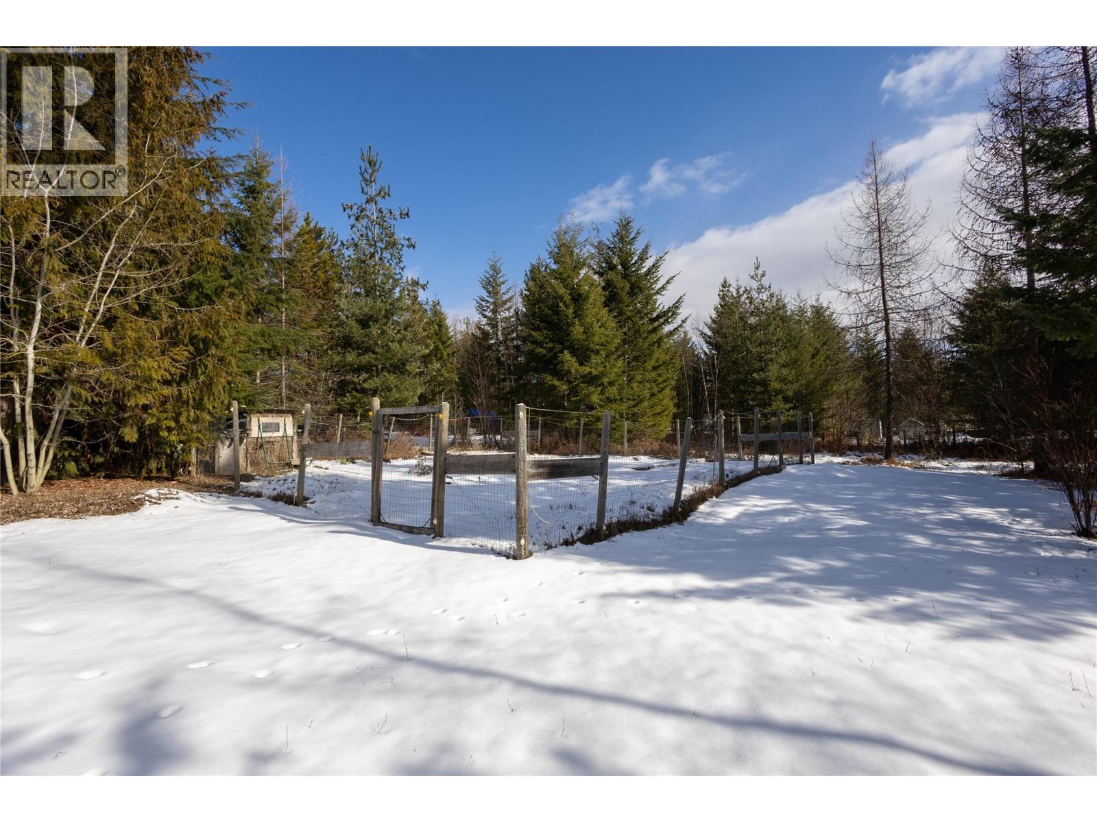 700 HEYLAND ROAD - 37