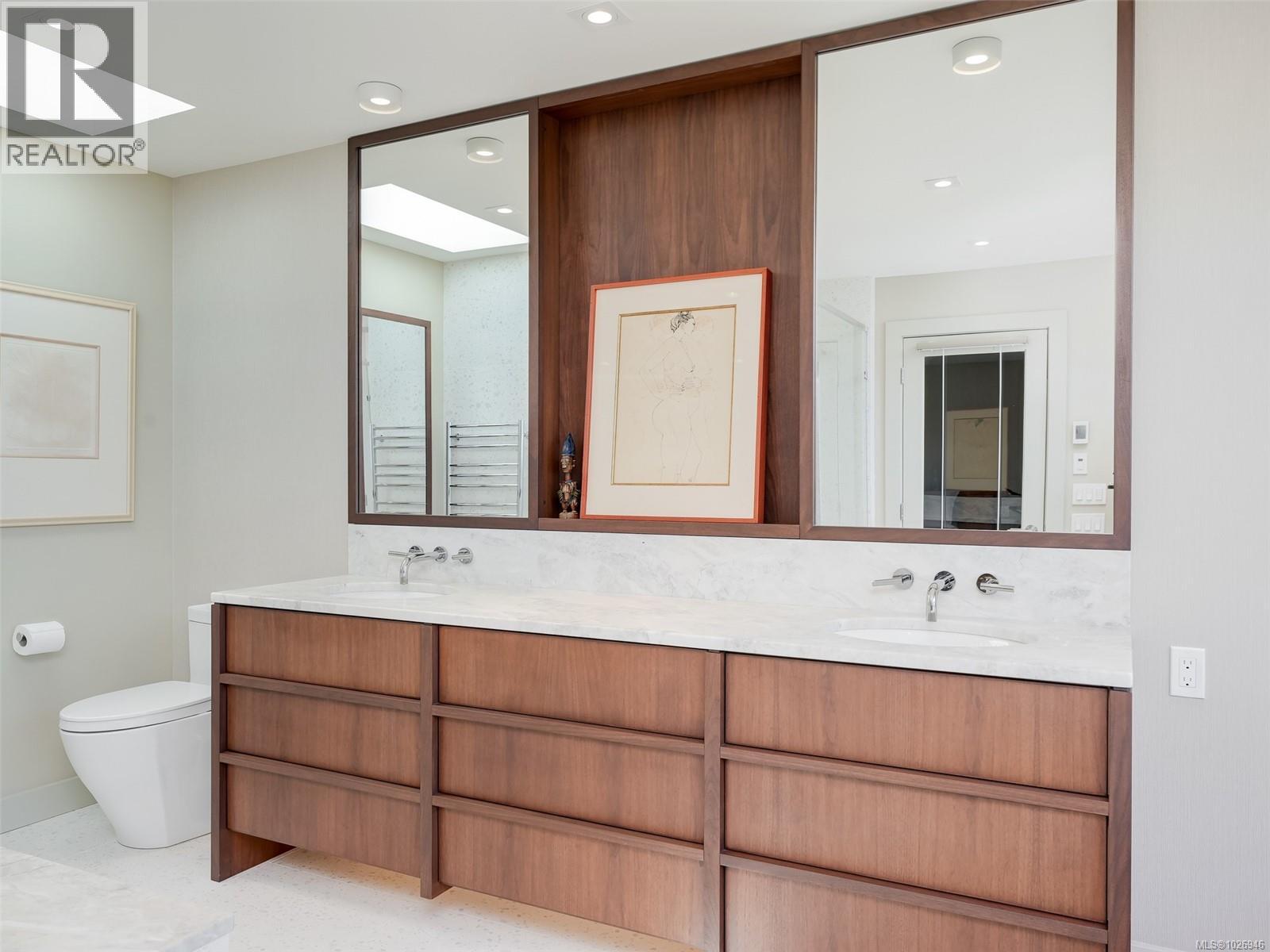 603 2829 Arbutus Road, Saanich