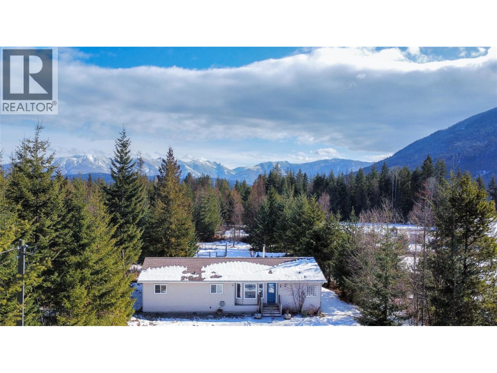 700 HEYLAND ROAD - 24