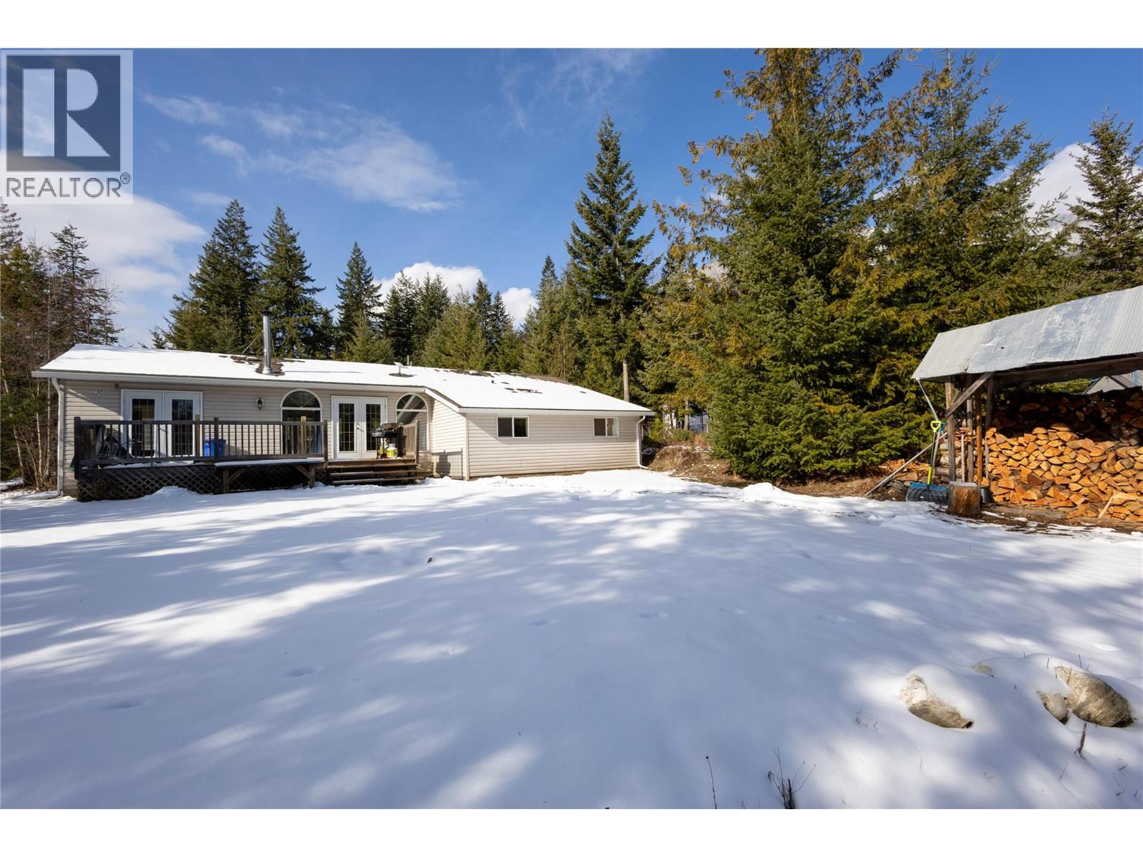 700 HEYLAND ROAD - 34