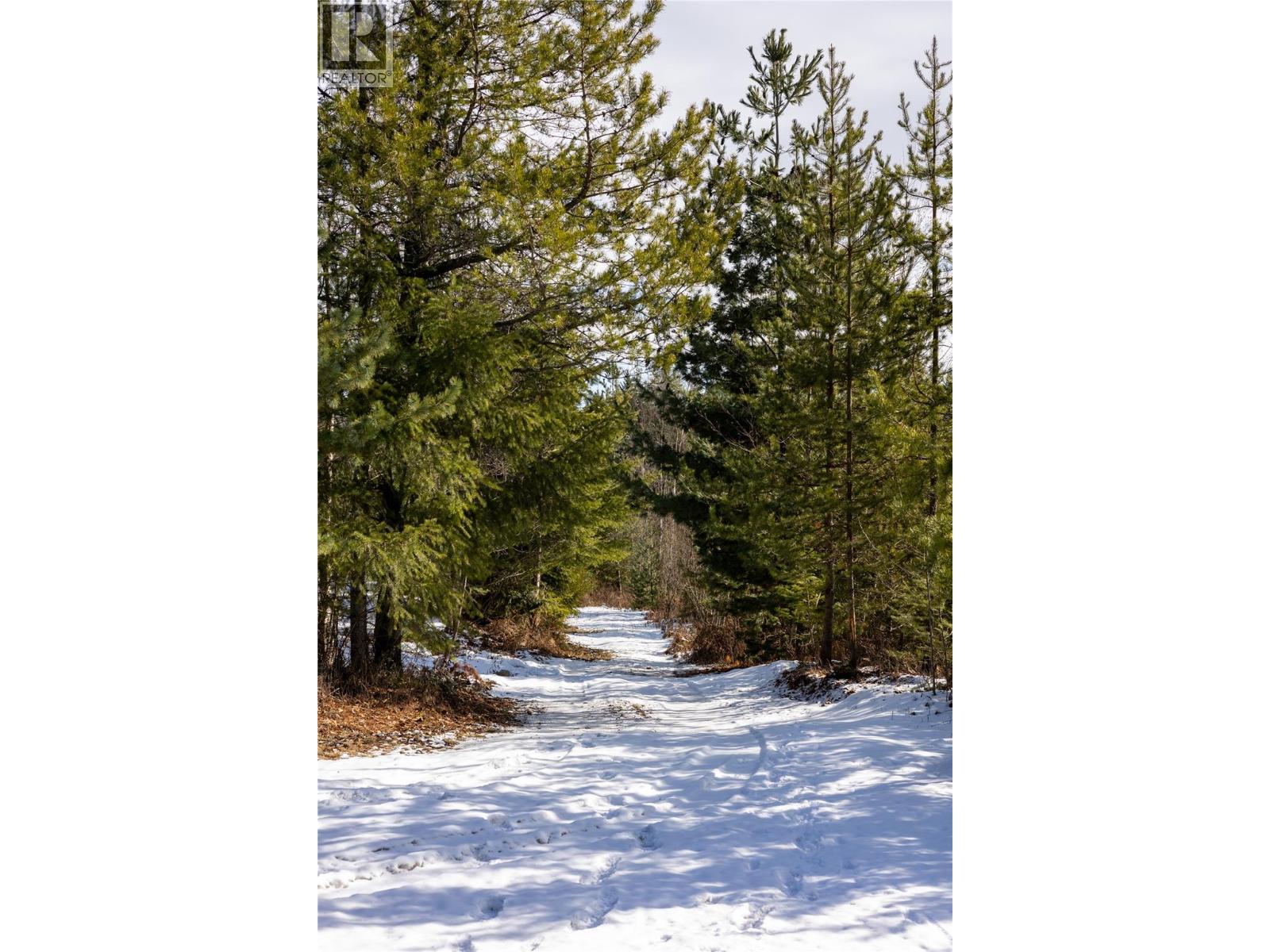 700 HEYLAND ROAD - 32