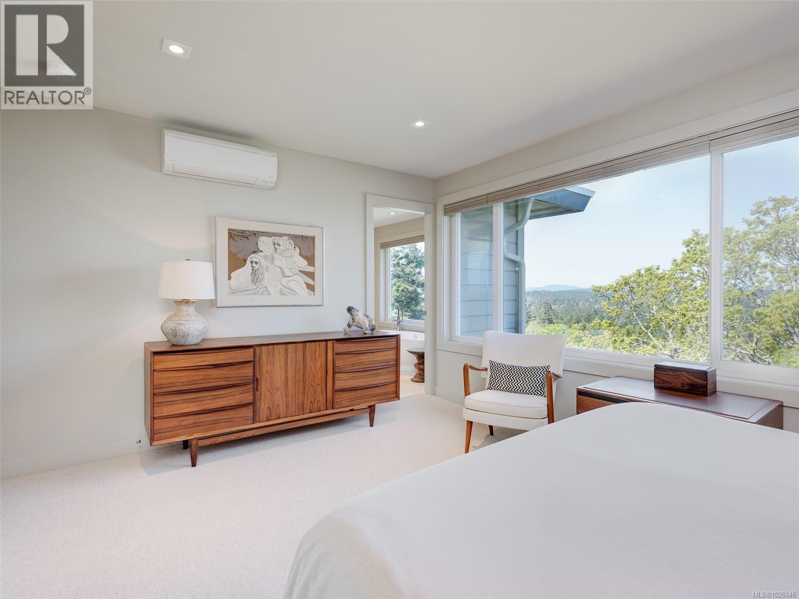 603 2829 Arbutus Road, Saanich