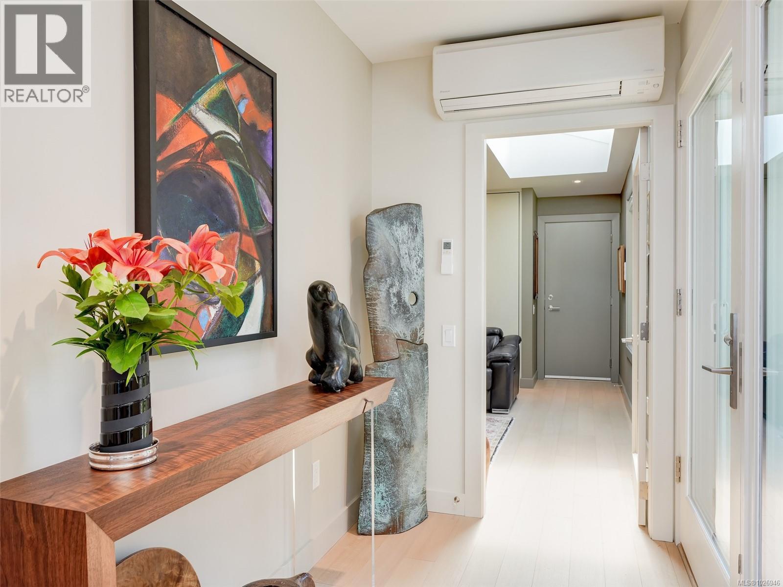 603 2829 Arbutus Road, Saanich