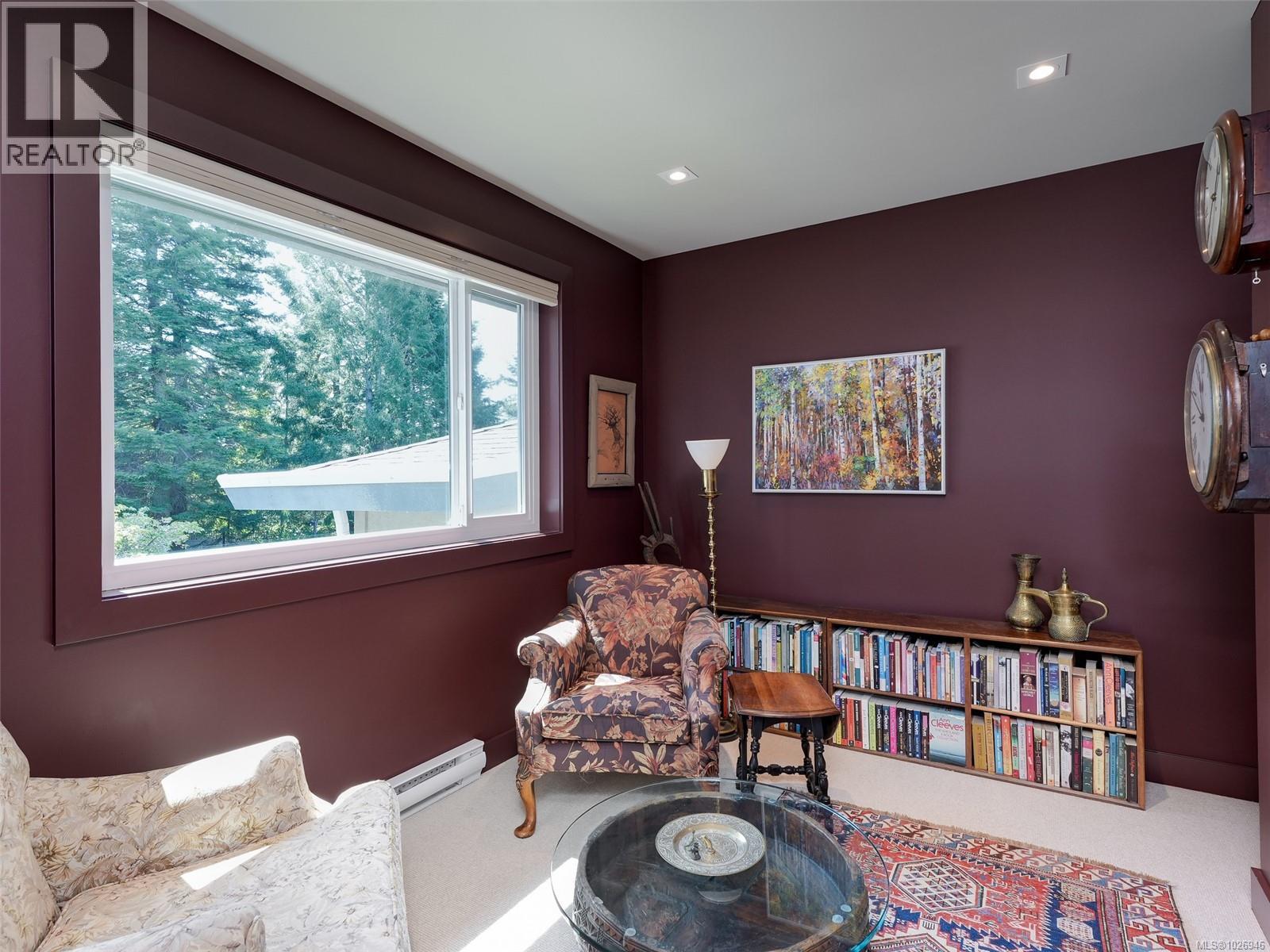 603 2829 Arbutus Road, Saanich