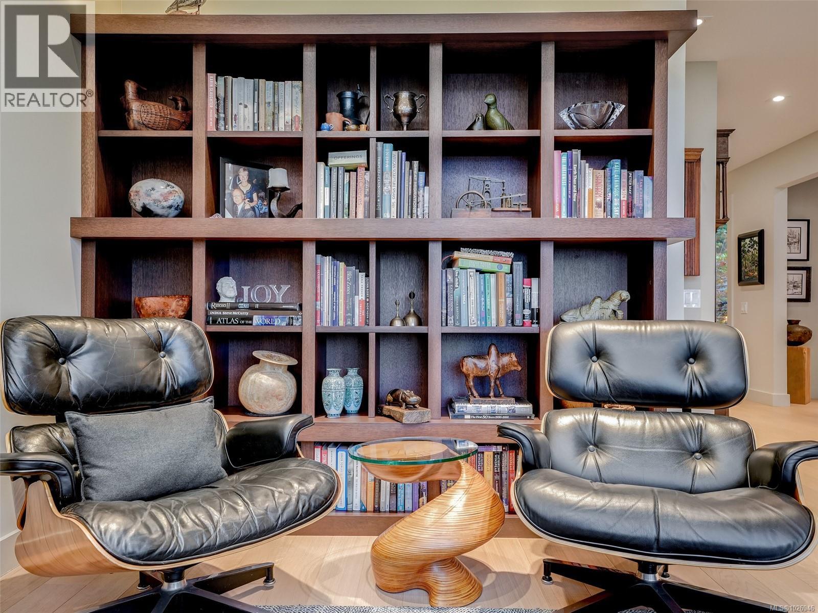 603 2829 Arbutus Road, Saanich