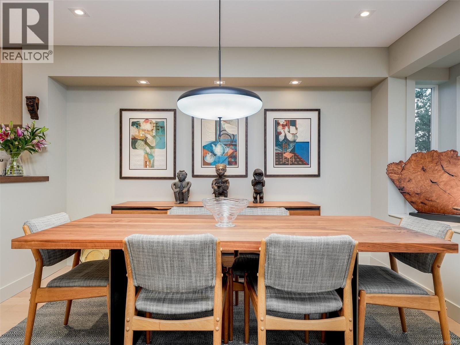 603 2829 Arbutus Road, Saanich