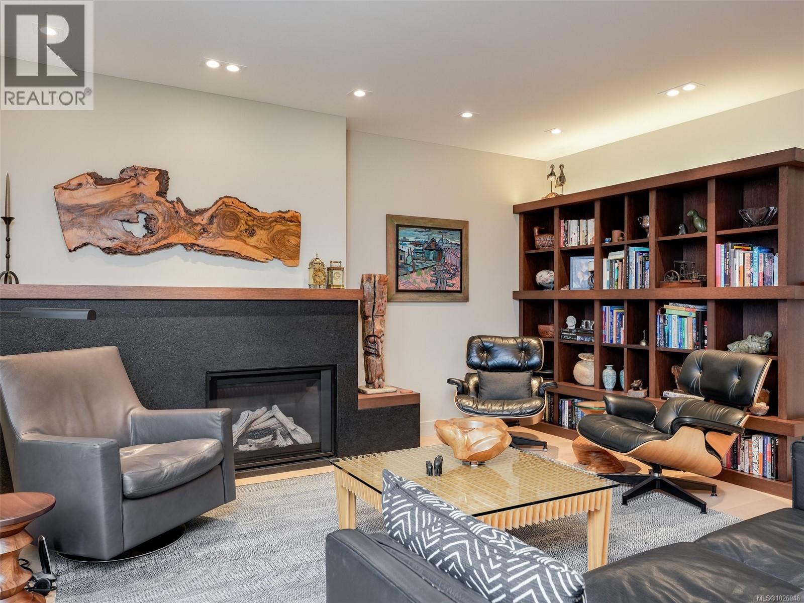 603 2829 Arbutus Road, Saanich