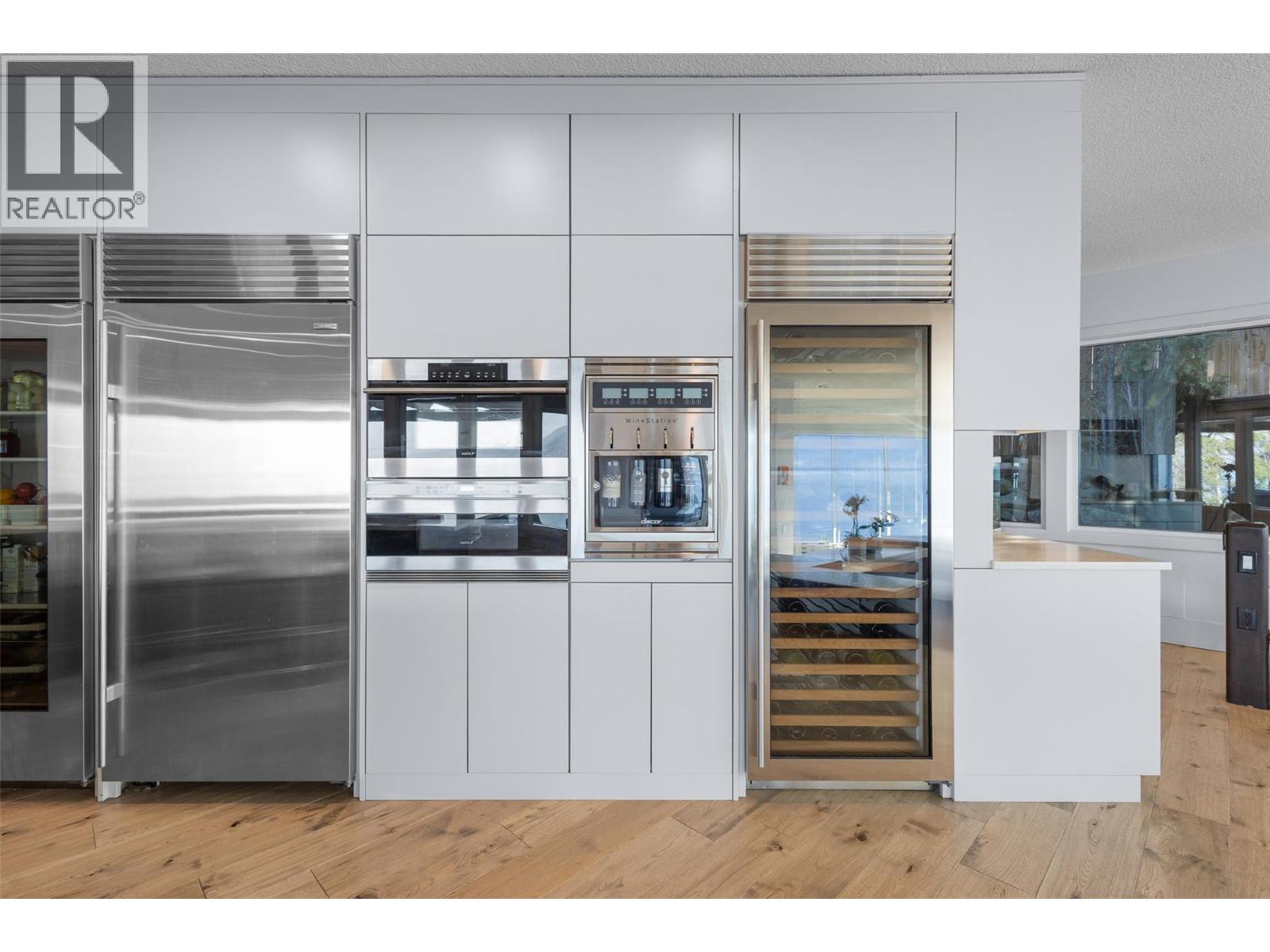  2100 Dewdney Road, Kelowna