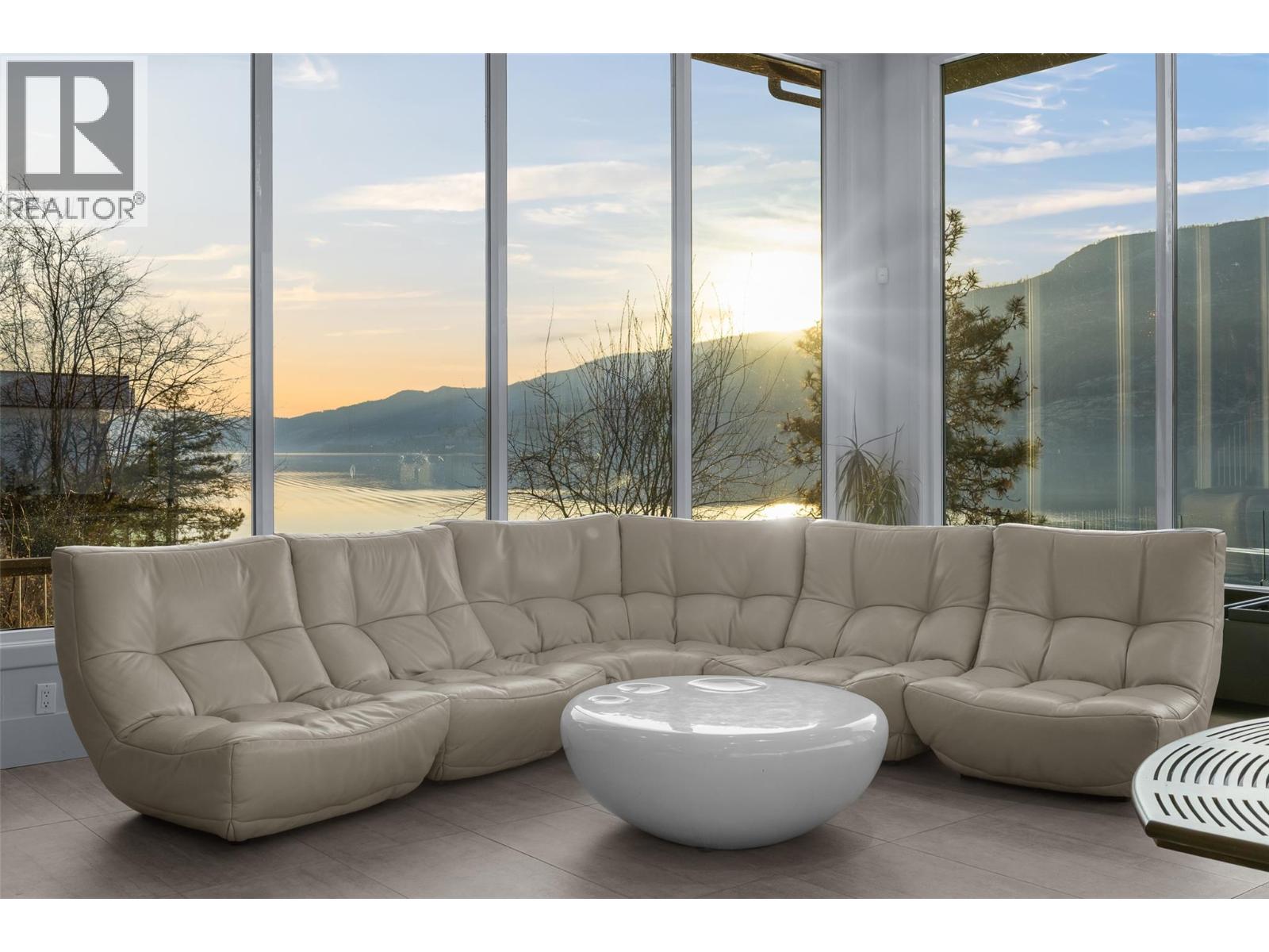  2100 Dewdney Road, Kelowna