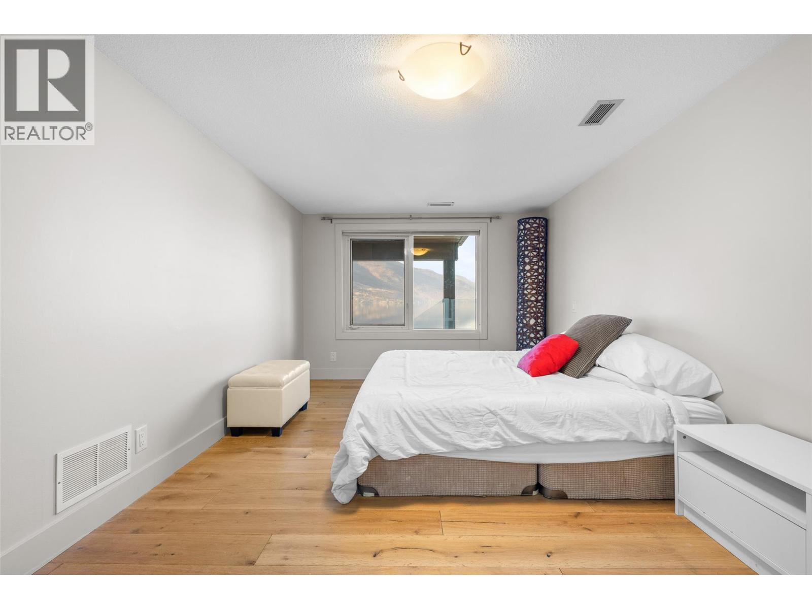  2100 Dewdney Road, Kelowna