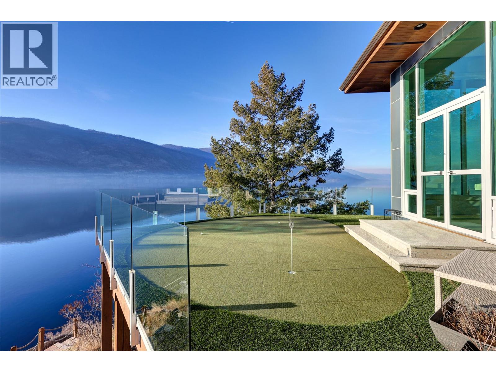  2100 Dewdney Road, Kelowna