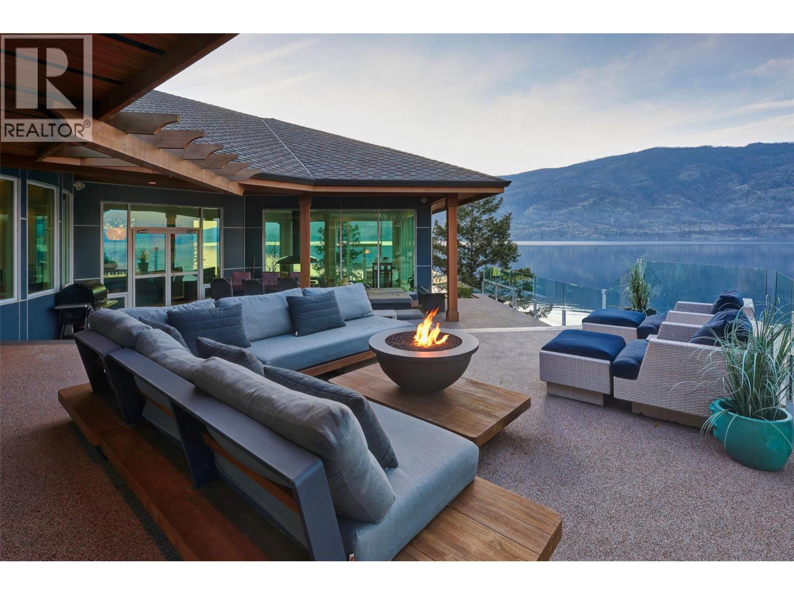  2100 Dewdney Road, Kelowna