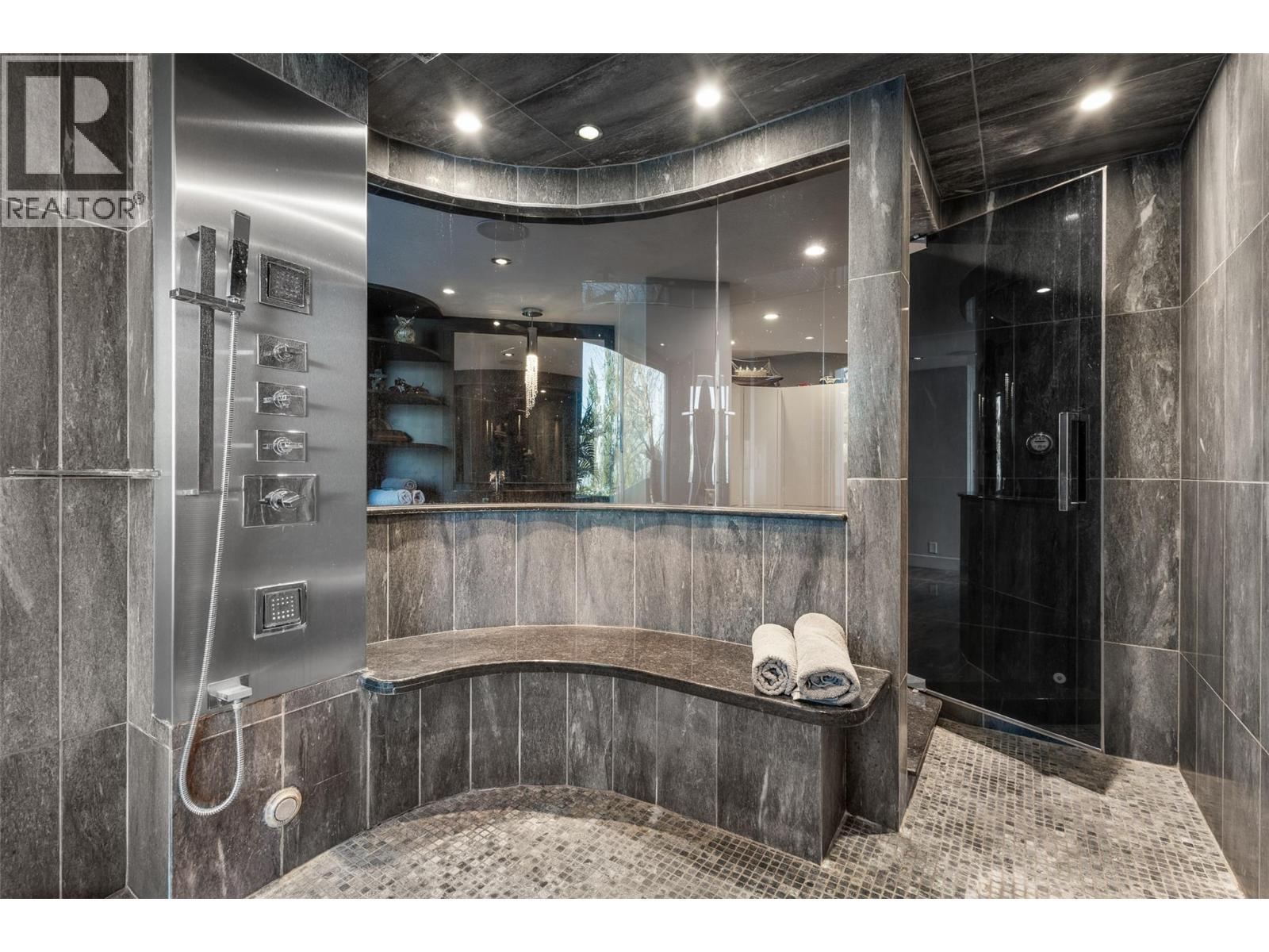  2100 Dewdney Road, Kelowna