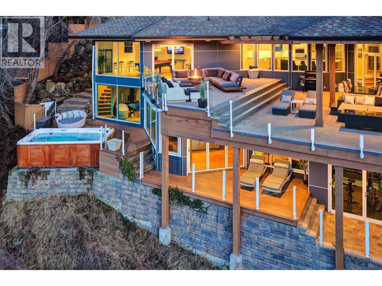  2100 Dewdney Road, Kelowna