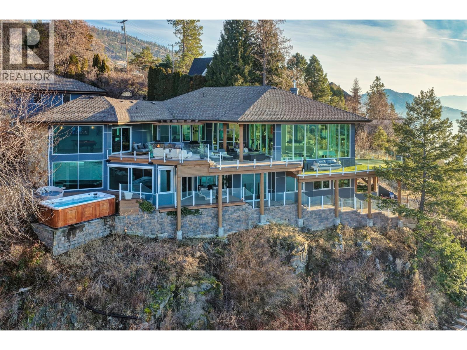  2100 Dewdney Road, Kelowna