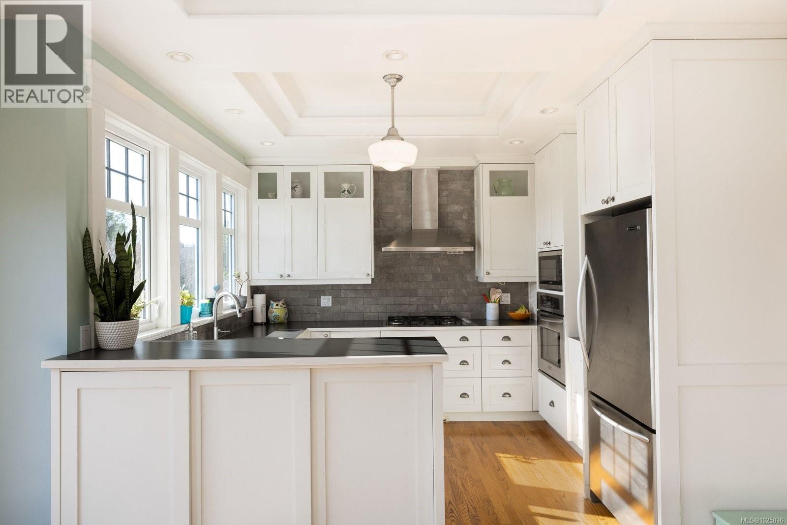  2231 Windsor Road, Oak Bay