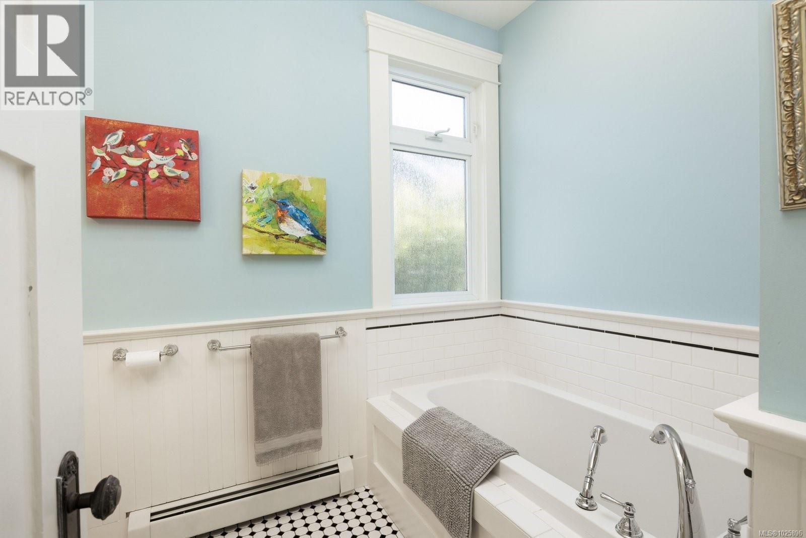  2231 Windsor Road, Oak Bay