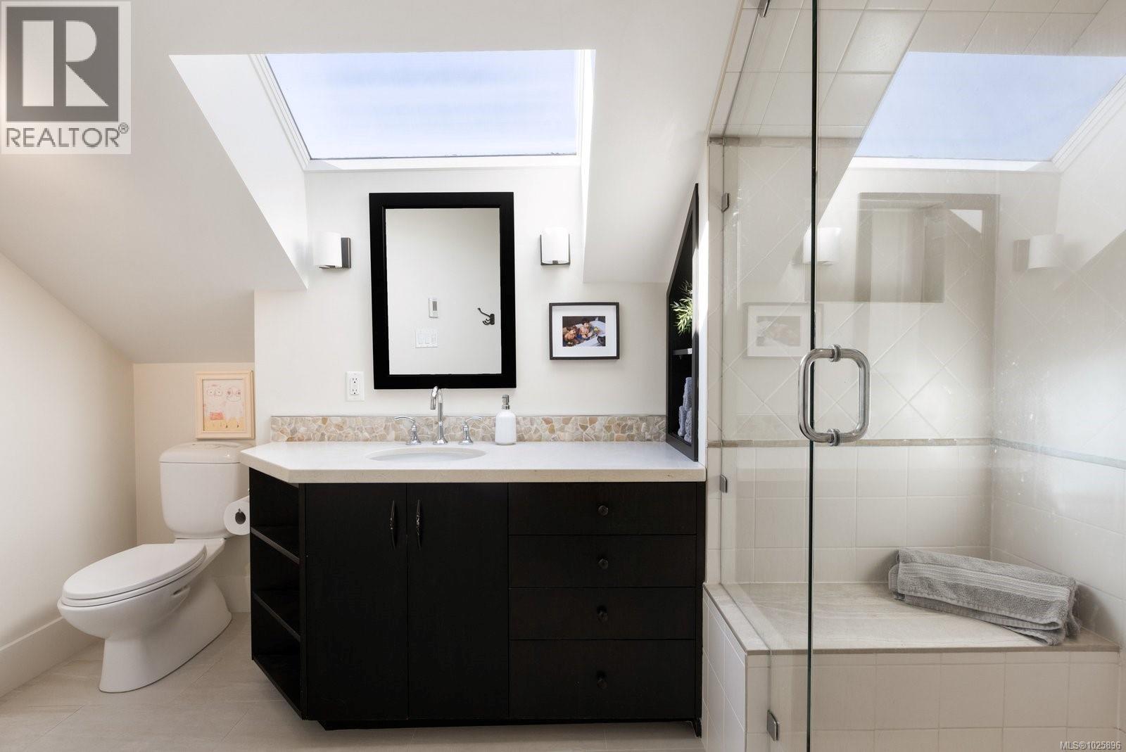  2231 Windsor Road, Oak Bay