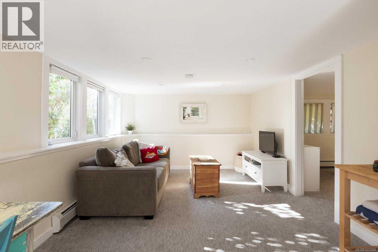  2231 Windsor Road, Oak Bay