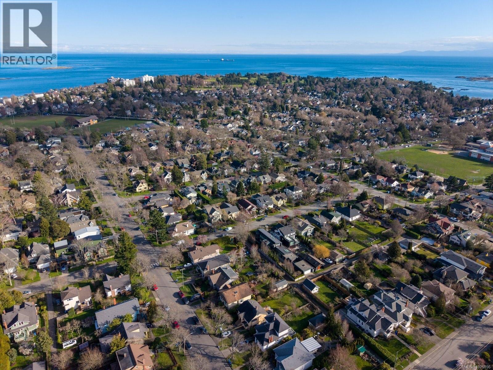  2231 Windsor Road, Oak Bay