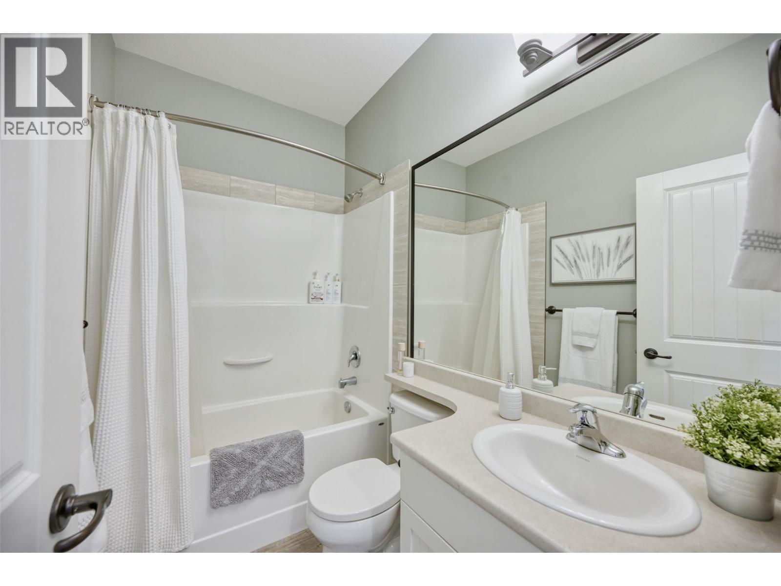 2450 RADIO TOWER Road Unit# 223, Oliver