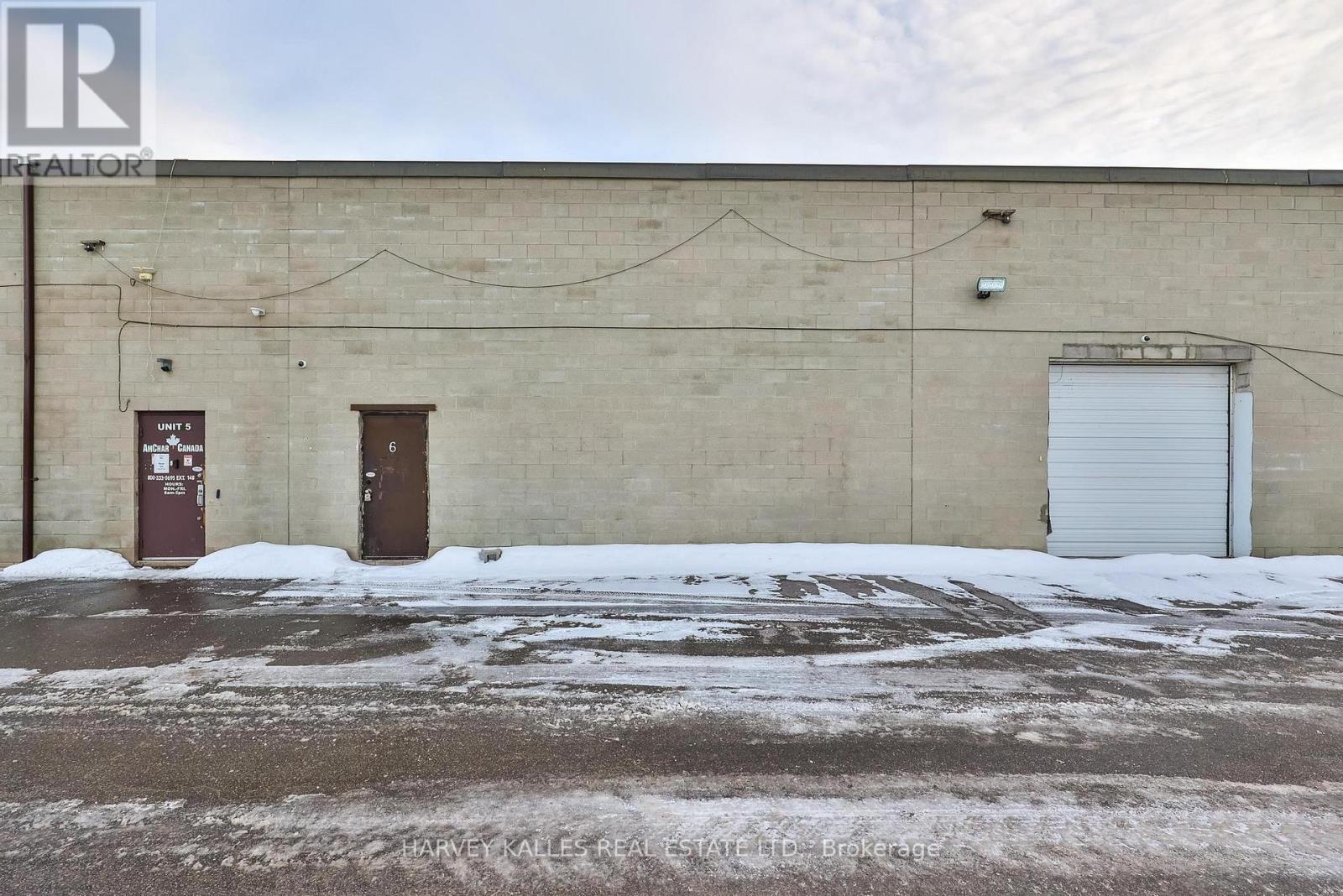 6 - 589 STEVEN COURT