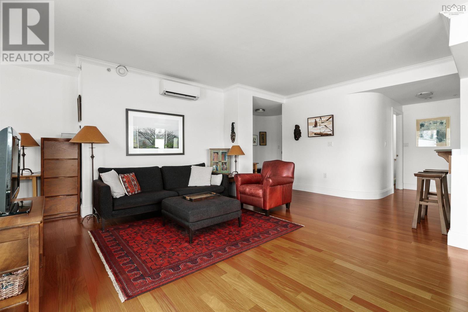 Property 10 of 38 of 303 3051 Isleville Street