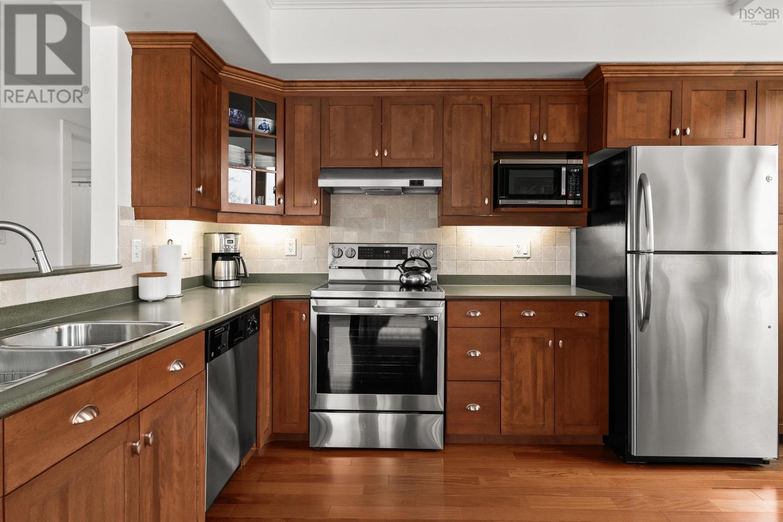 Property 18 of 38 of 303 3051 Isleville Street