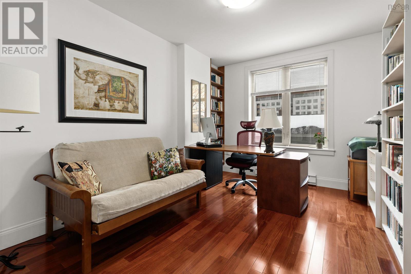 Property 21 of 38 of 303 3051 Isleville Street