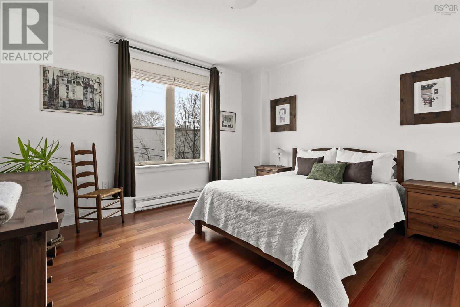 Property 22 of 38 of 303 3051 Isleville Street