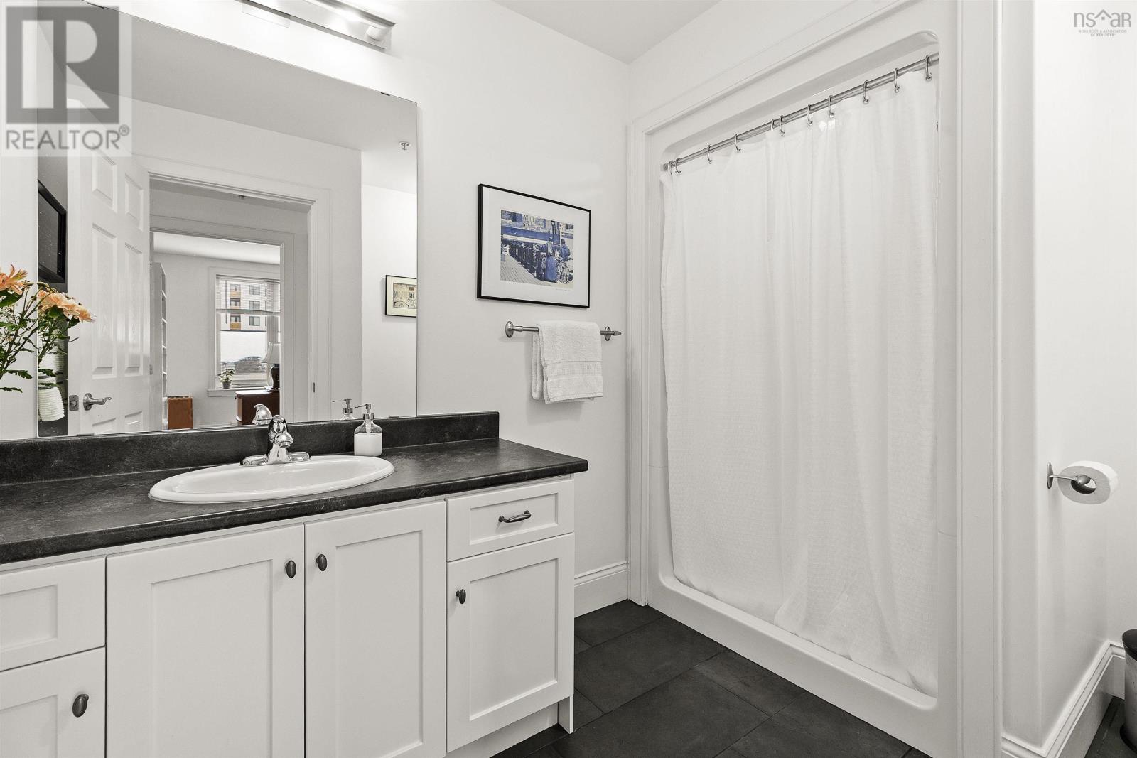 Property 26 of 38 of 303 3051 Isleville Street