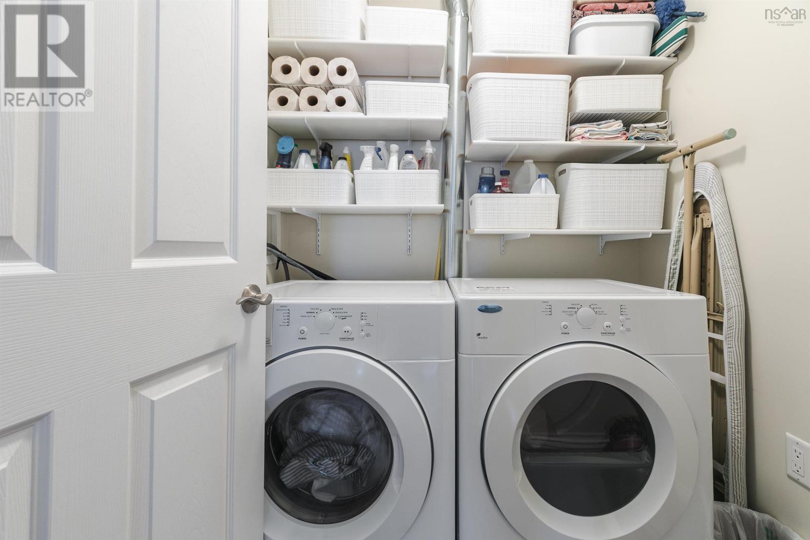 Property 27 of 38 of 303 3051 Isleville Street