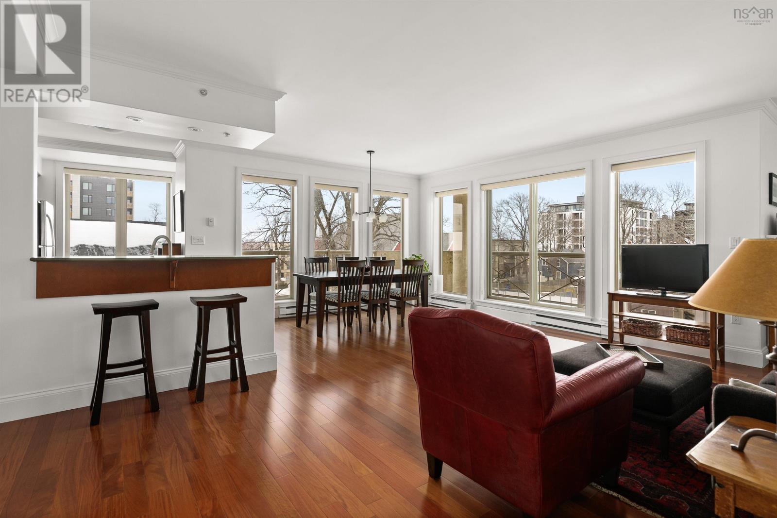 Property 5 of 38 of 303 3051 Isleville Street