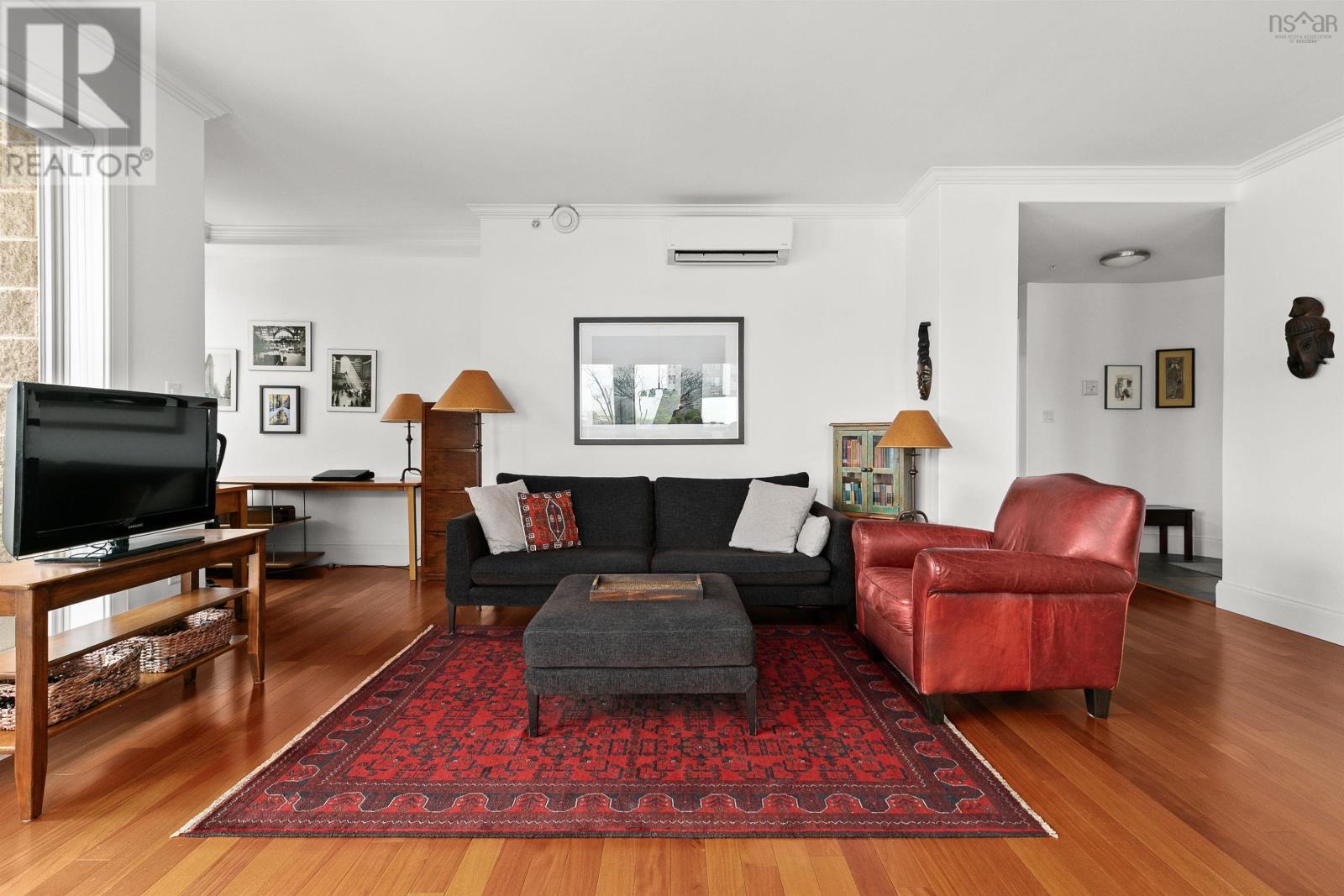 Property 9 of 38 of 303 3051 Isleville Street