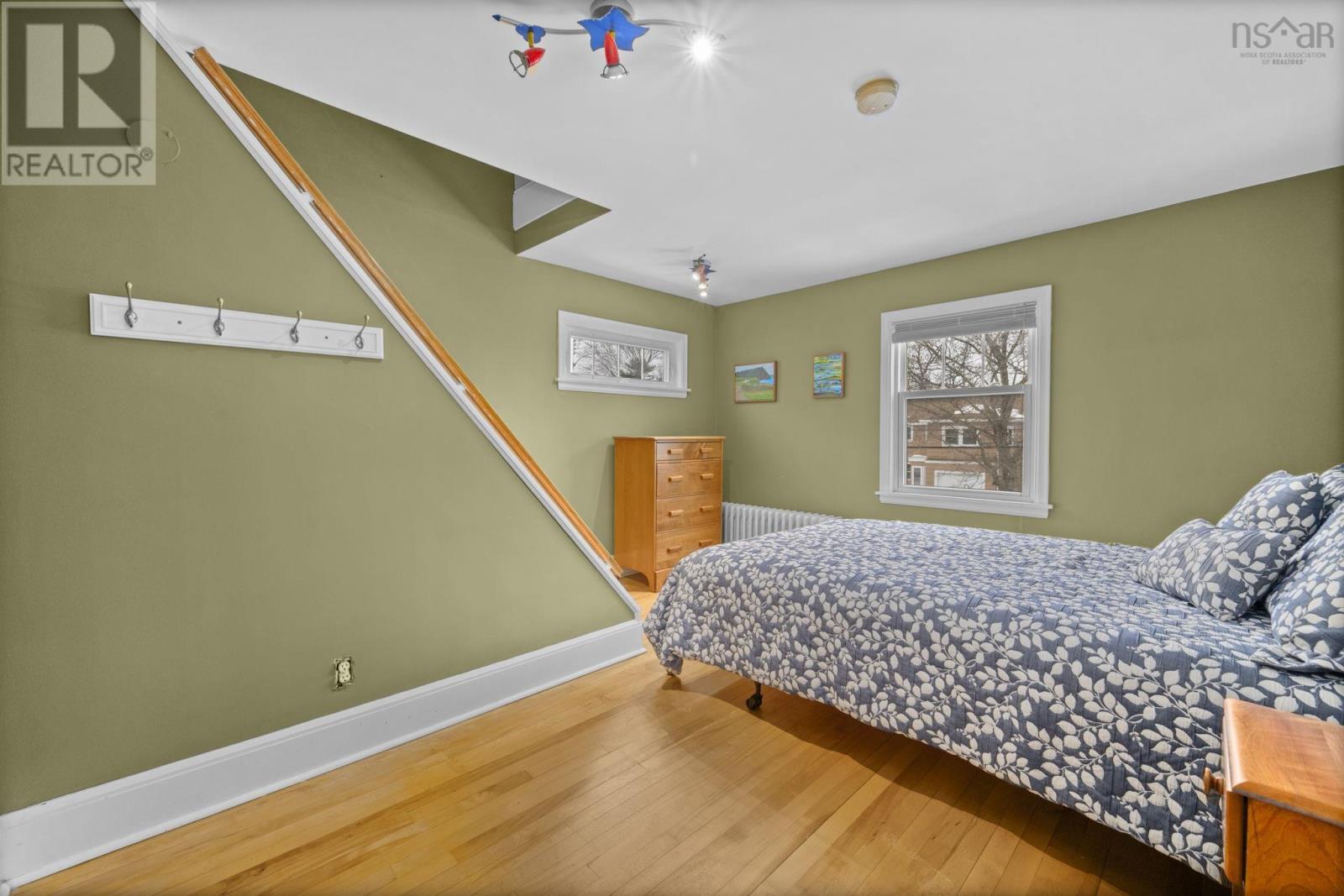 Property 22 of 44 of 3181 Hemlock Street