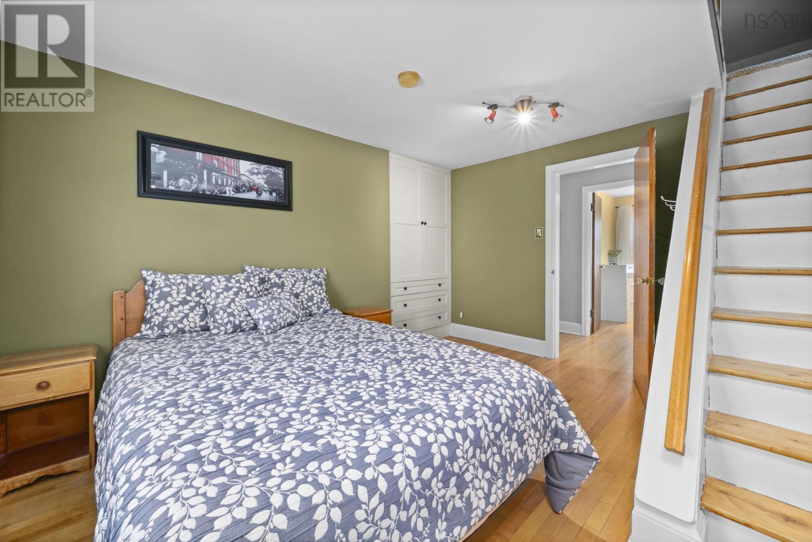 Property 23 of 44 of 3181 Hemlock Street