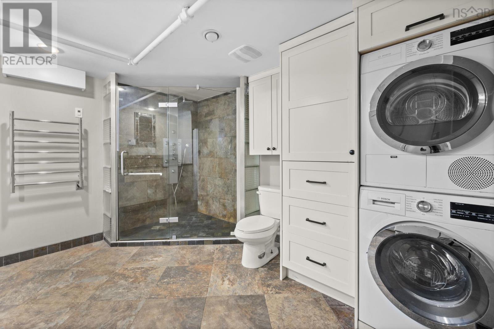 Property 30 of 44 of 3181 Hemlock Street