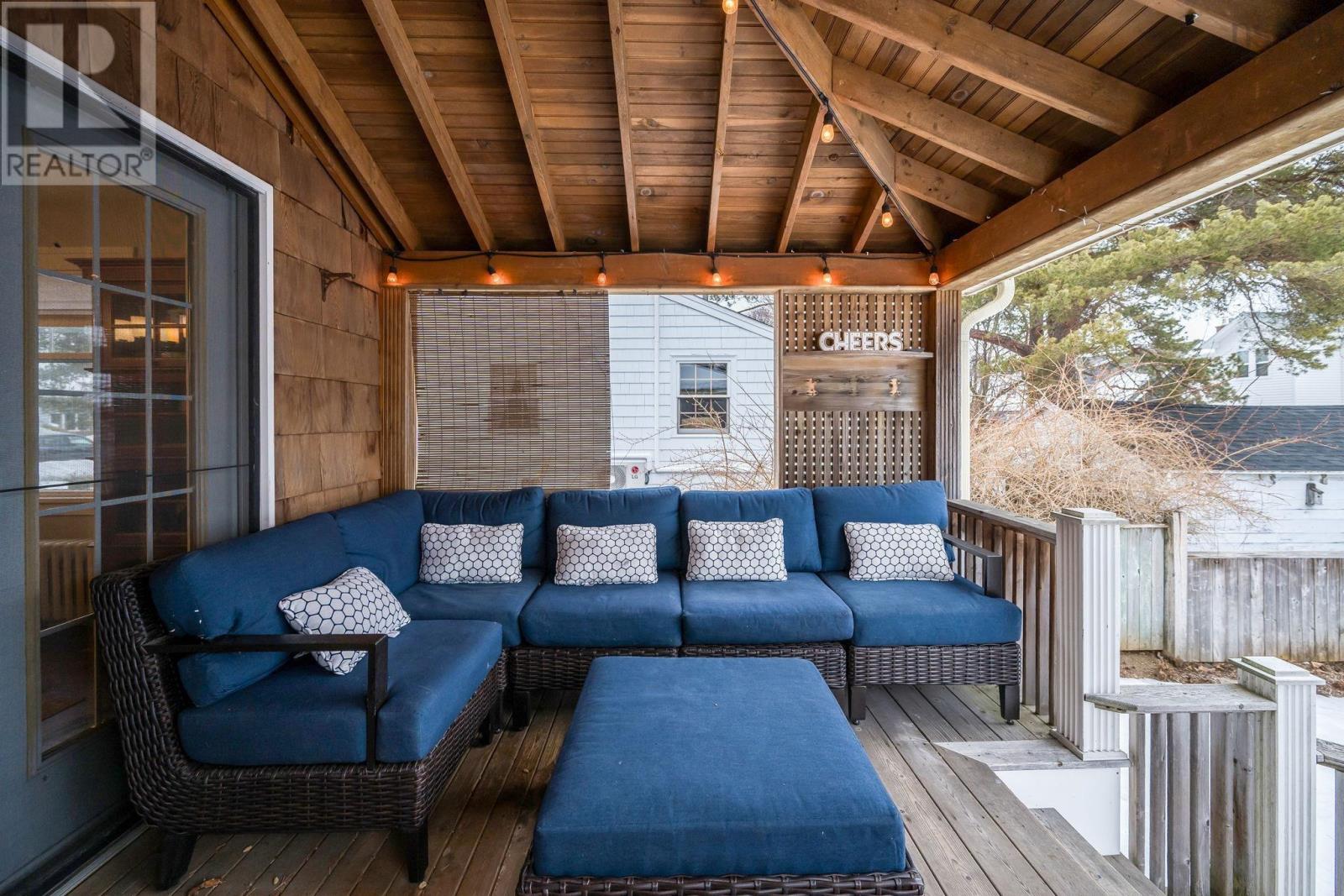 Property 33 of 44 of 3181 Hemlock Street