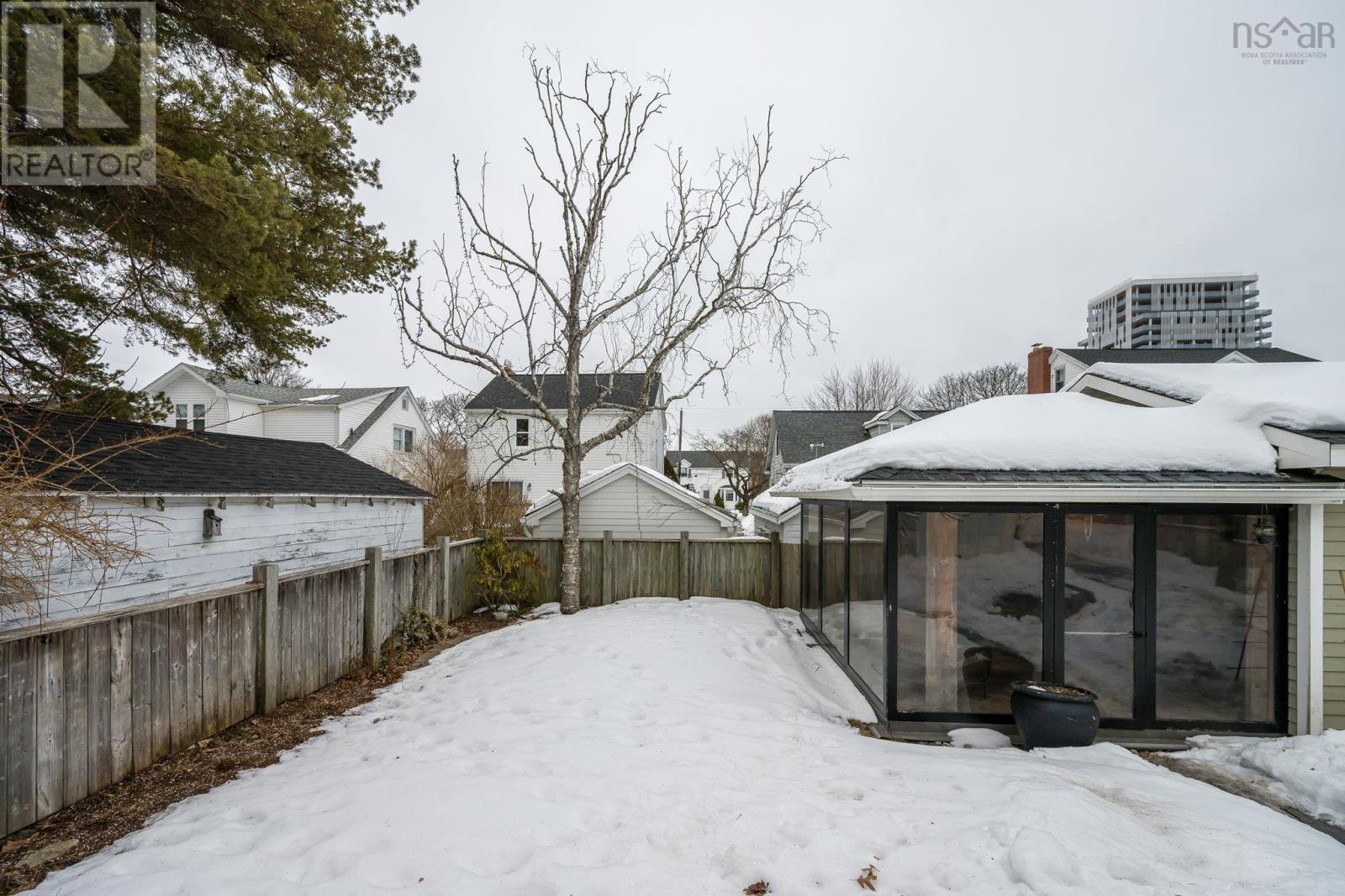 Property 36 of 44 of 3181 Hemlock Street