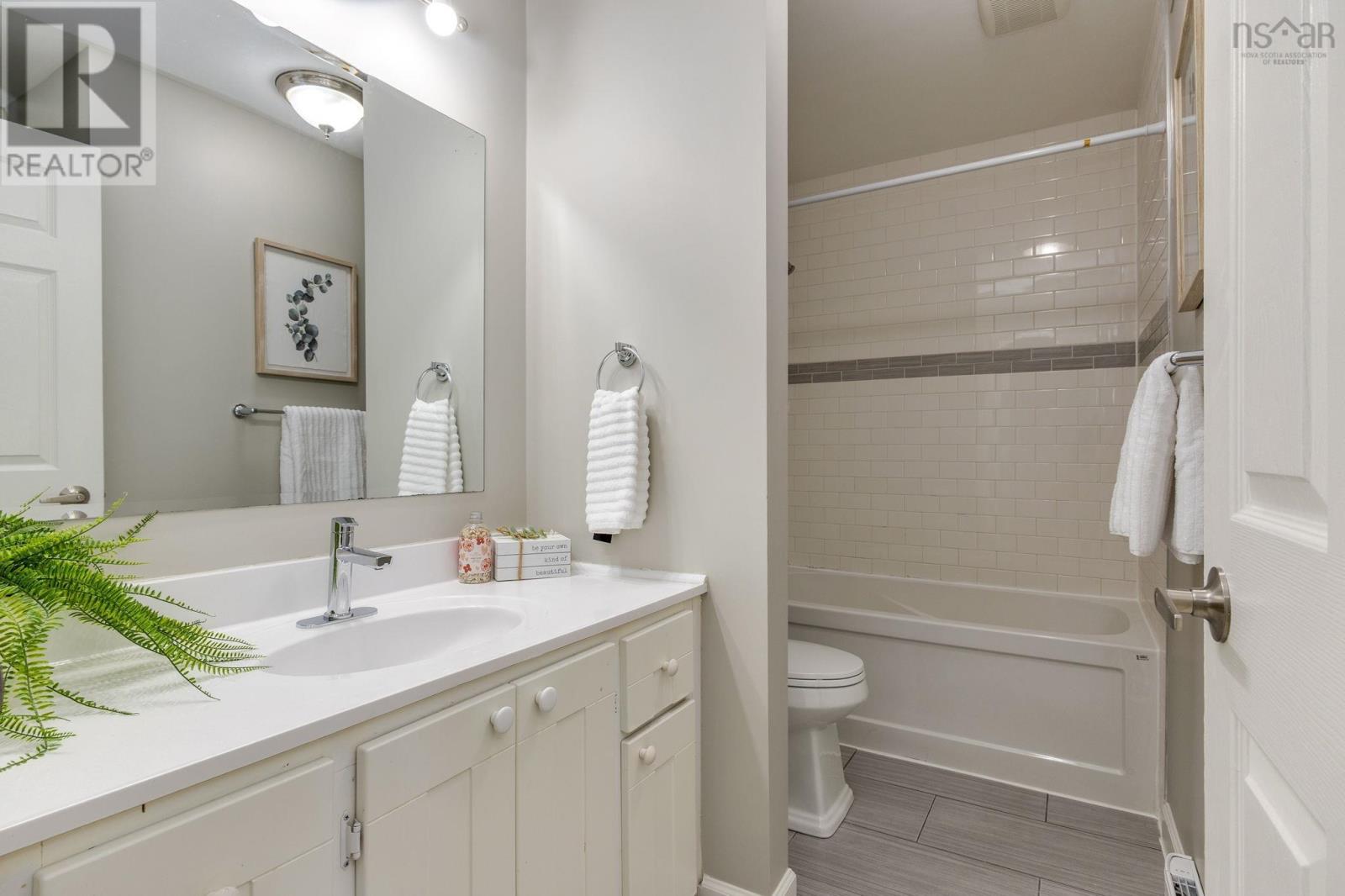 Property 21 of 42 of 1 3361 Ashton Lane