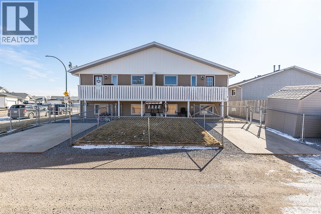 21 Hobbs Way NE - Photo 2 of 37, Medicine Hat, Alberta