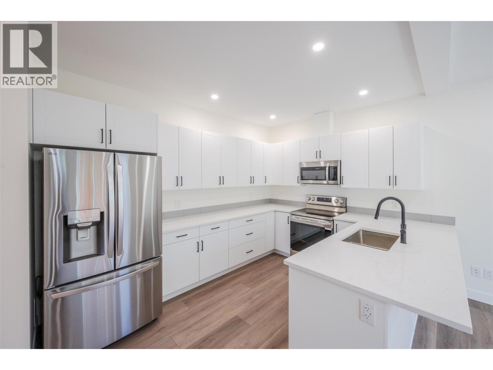 11612 Victoria Road S Unit# 101, Summerland