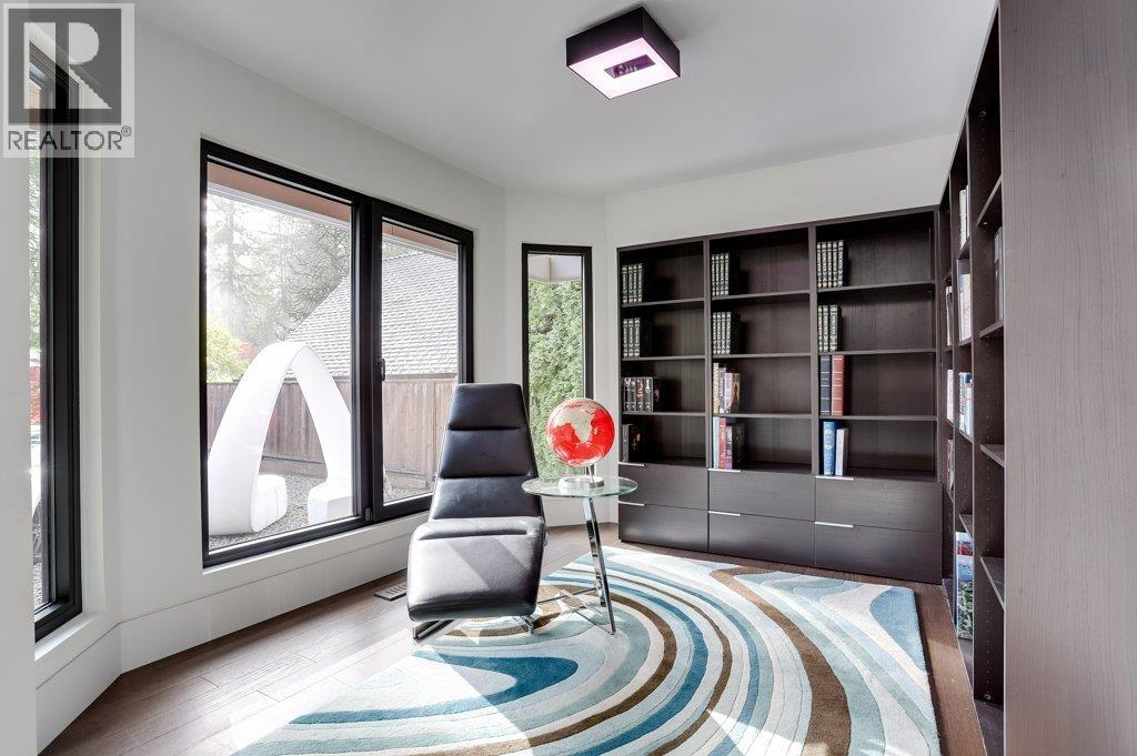 4577 CAPILANO ROAD, North Vancouver